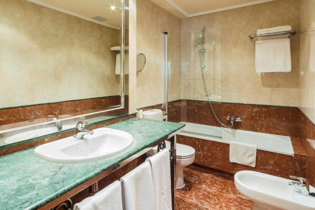 Koupelna v ubytování Hotel Azofra