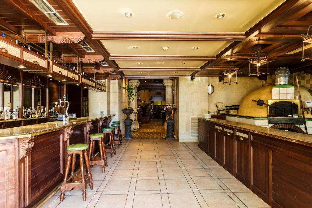 Restaurace v ubytování Hotel Azofra