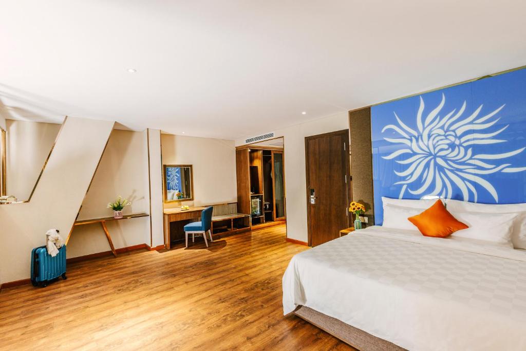 Junior Suite City View - Free Minibar & Afternoon Tea