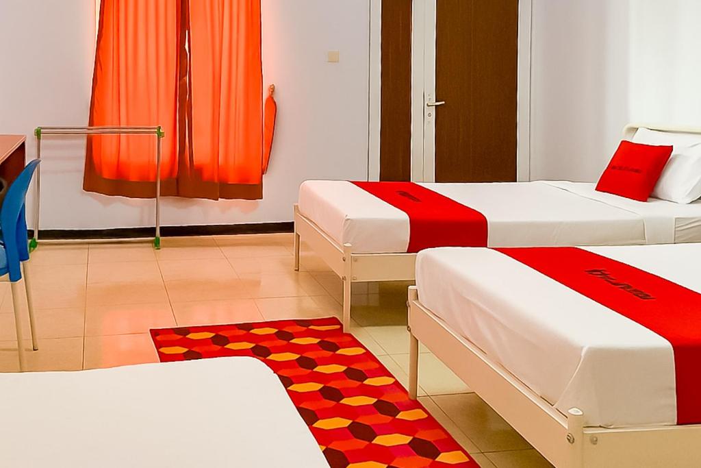 RedDoorz Syariah at Terabuci Malangbong Garut - Familiekamer