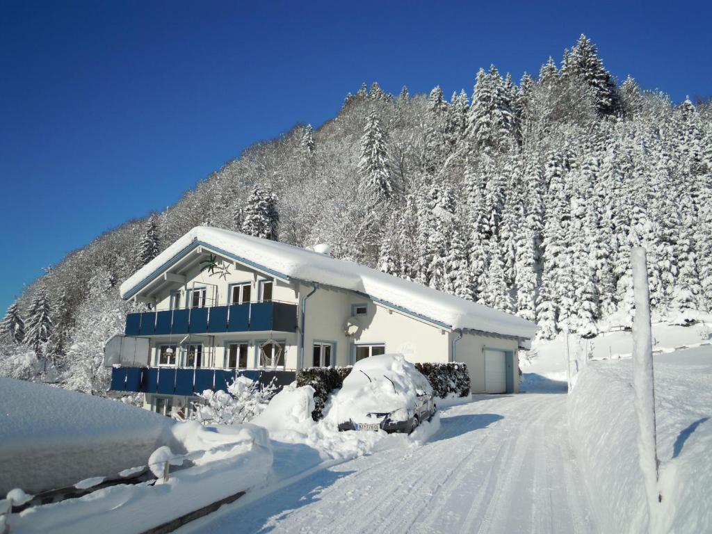 Haus Röcken v zimě
