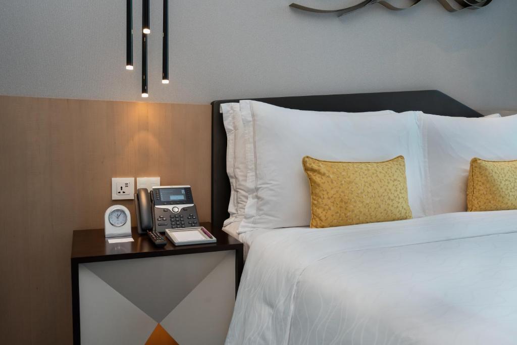 Cinnamon Life at City of Dreams - Roi De L'horizon