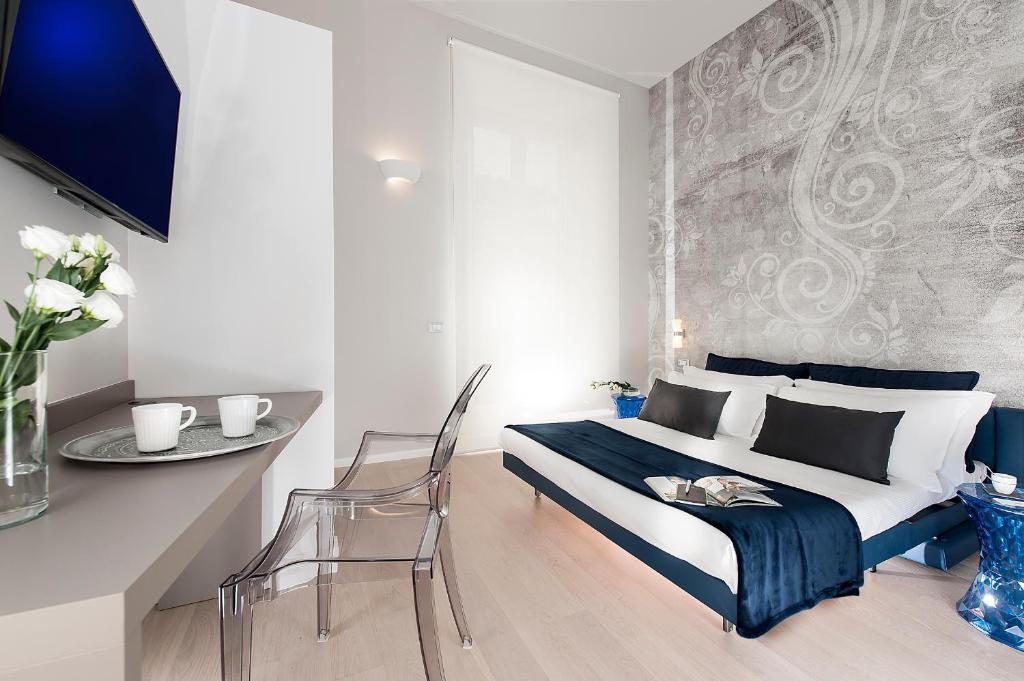 Colosseum Corner - 4