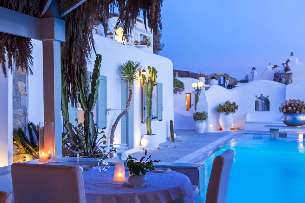 Bazén v ubytování Greco Philia Hotel Boutique nebo v jeho okolí