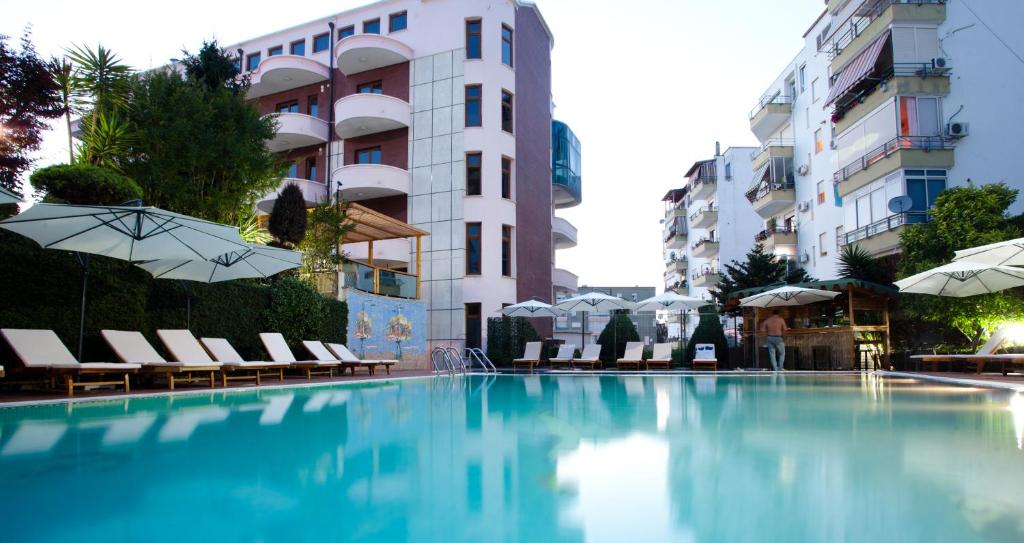 Bazén v ubytování Orchidea Hotel nebo v jeho okolí