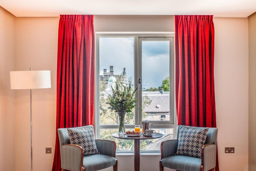 Posezení v ubytování Kilkenny Pembroke Hotel