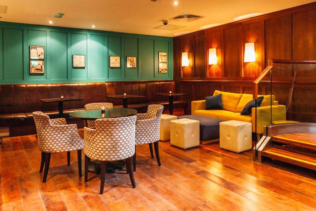 Posezení v ubytování Kilkenny Pembroke Hotel