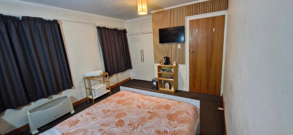 Hillcrest Term-Downstairs Room - Resim 5