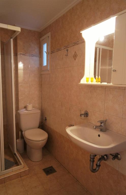 A bathroom at Hermes studios