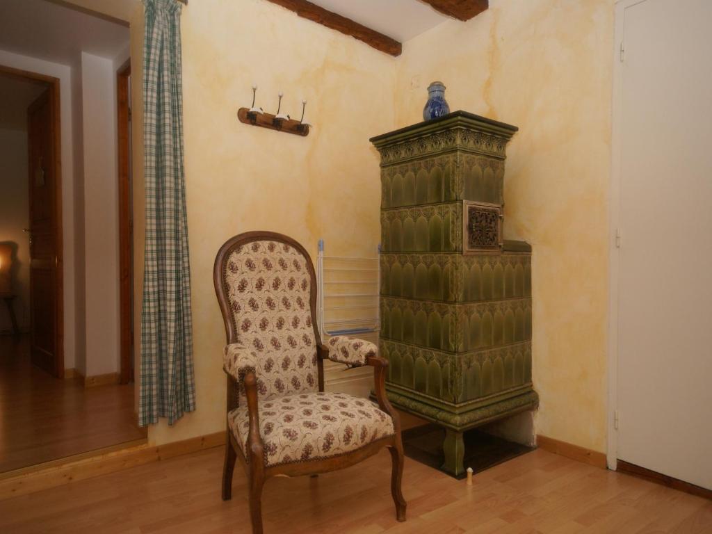An apartment in a 17th century wine grower s house – photo 9