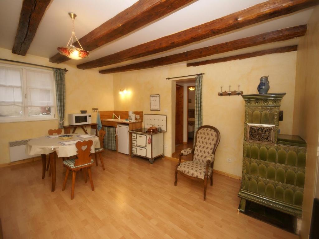An apartment in a 17th century wine grower s house – photo 7
