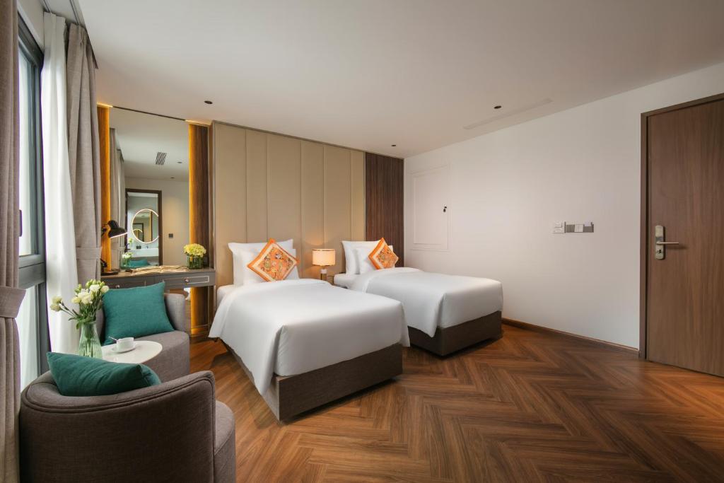 Premier Twin City View Room With Bathtub