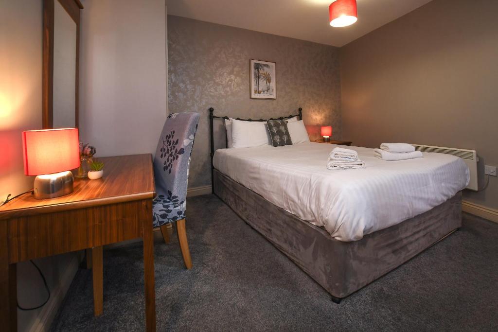 The Queens Hotel - 