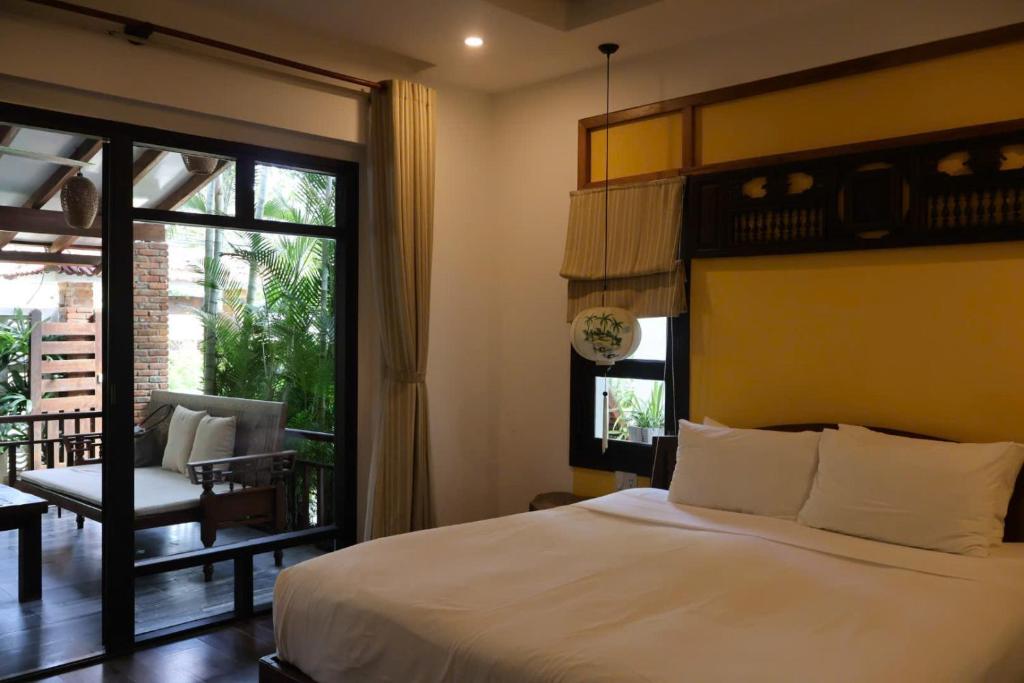 An Bang Beach Villa - 11