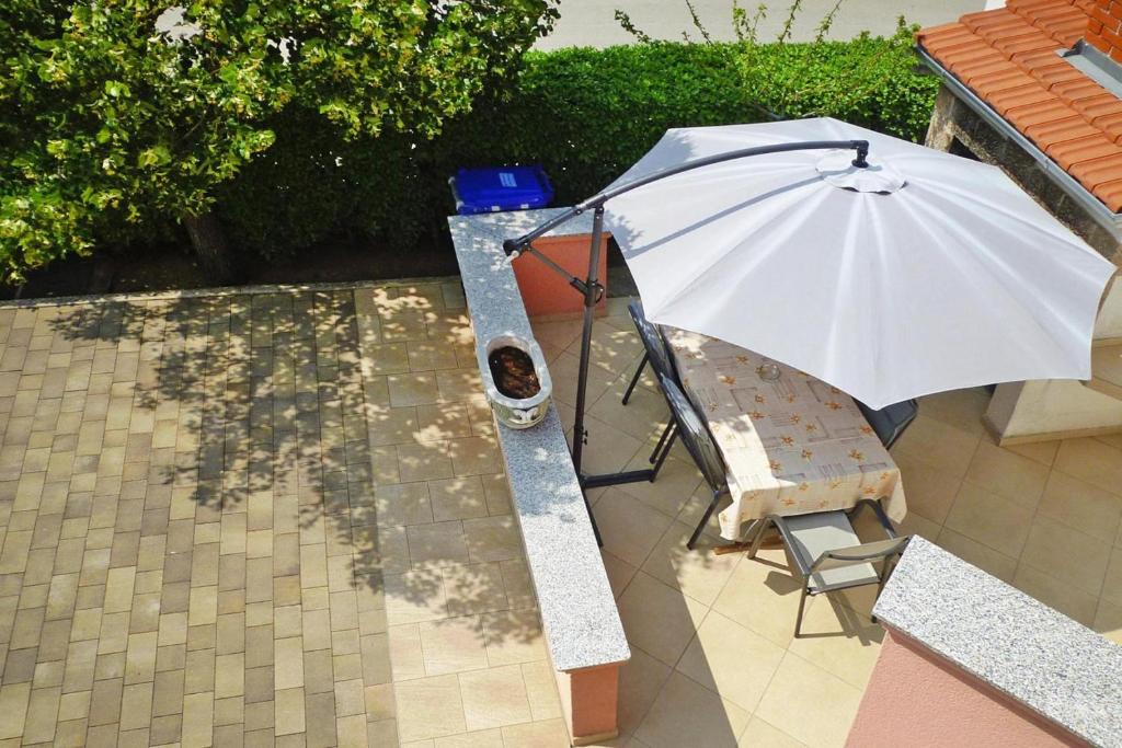 Apartment PINK in Starigrad Paklenica only 200 m from the sea