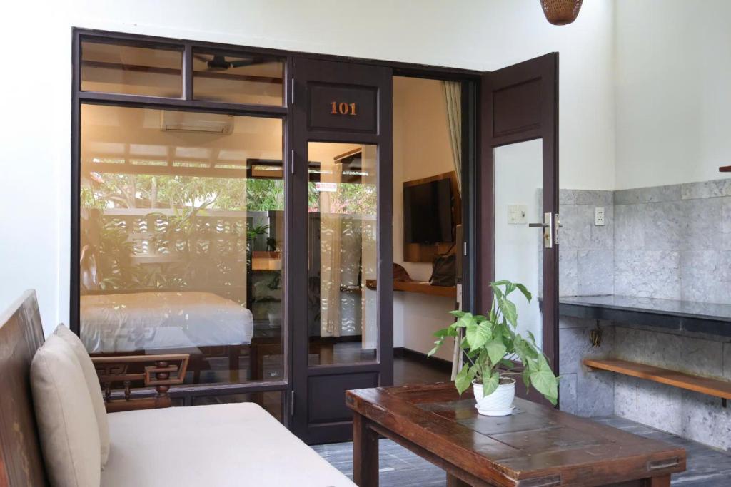 An Bang Beach Villa - 17