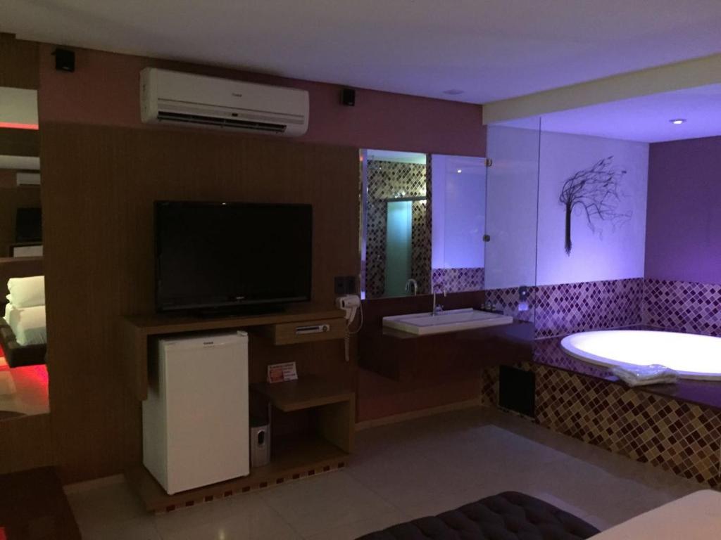  Platinum Motel (Adults Only)
