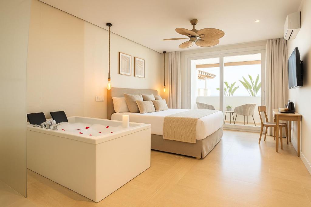Meraki Beach Hotel - Adults Only - Bañera de hidromasaje en La Pobla de Farnals