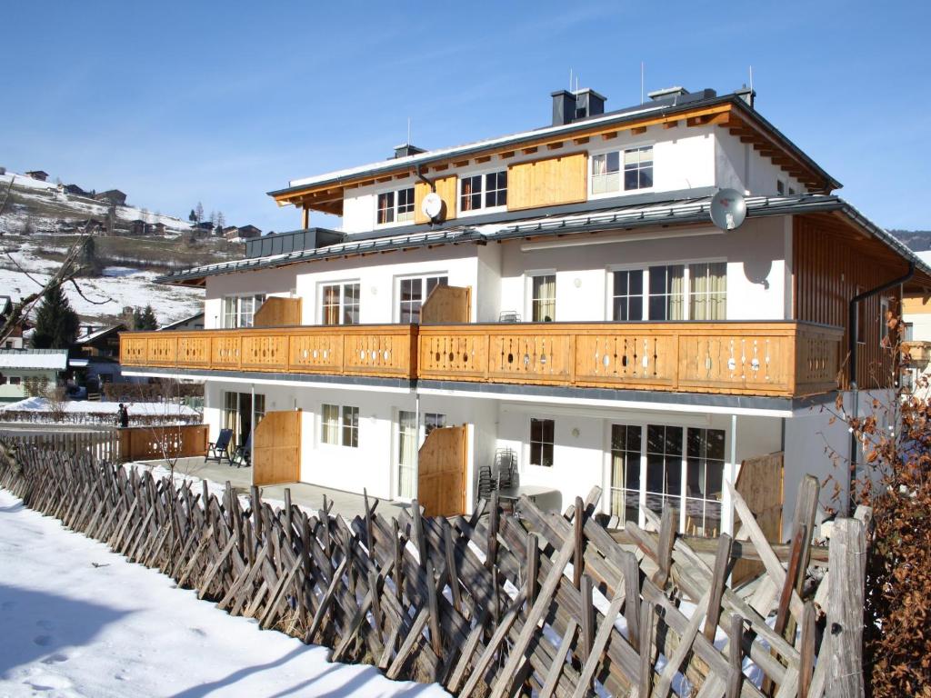 Apartment in Kaprun near Ski Lift