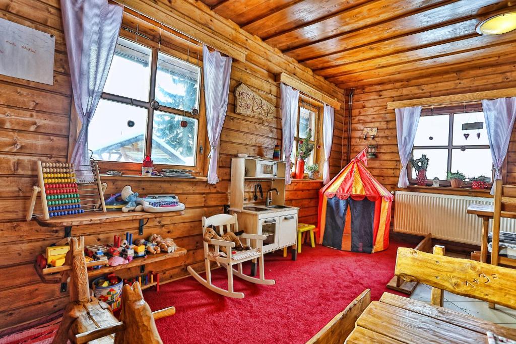 Fotografia z galérie ubytovania UBYTOVANIE pod horami s REŠTAURÁCIOU " Salaš Žiar" v Žiari