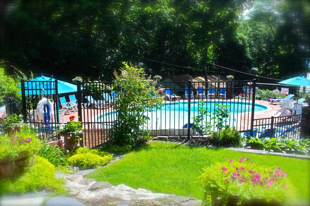 Bazén v ubytování The Juliana Resort nebo v jeho okolí