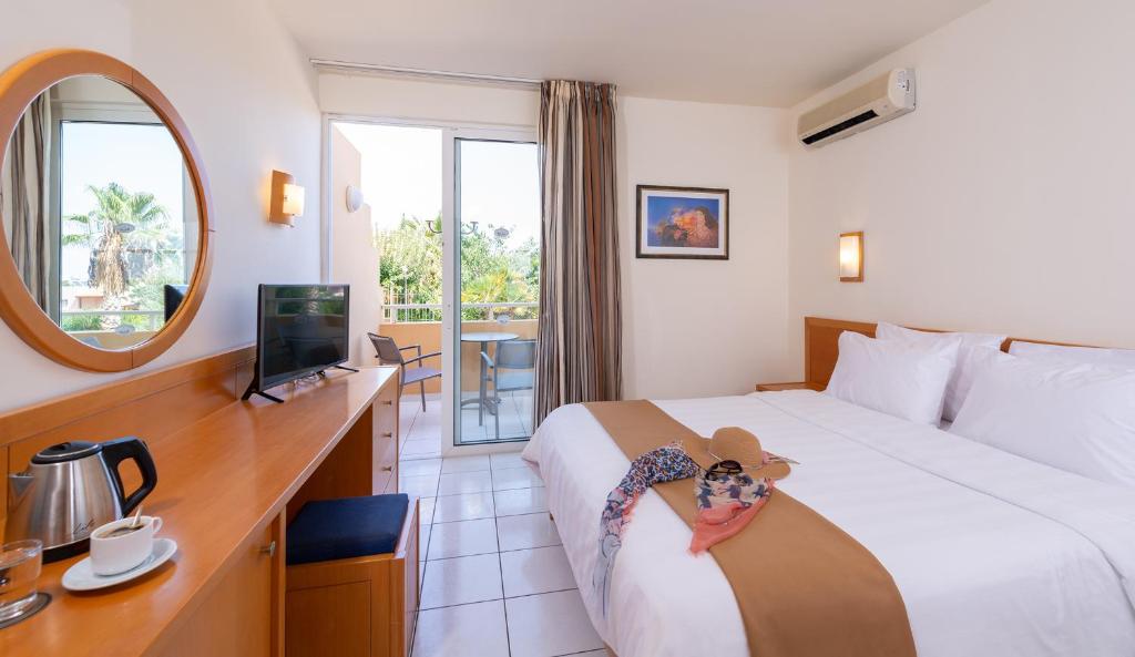 Royal & Imperial Belvedere Resort - 2