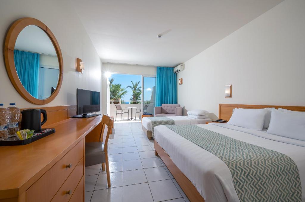 Royal & Imperial Belvedere Resort - 