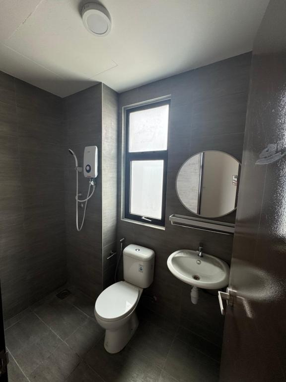 Un baño de Scholars Hub Hostel