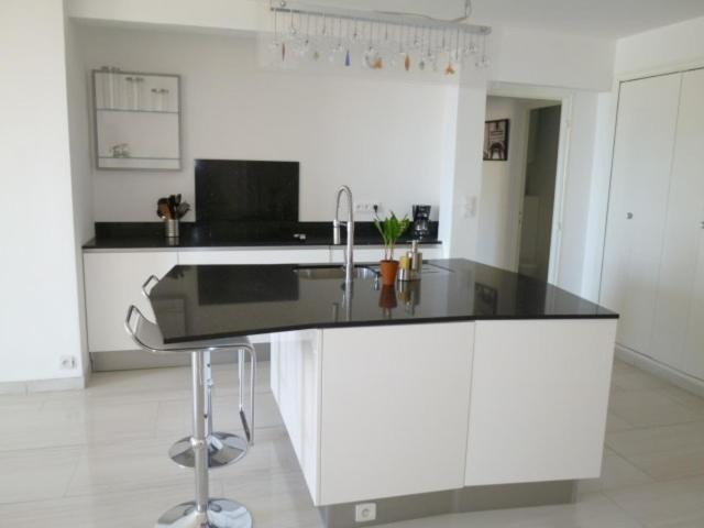 TV a/nebo společenská místnost v ubytování Apartment with sea view