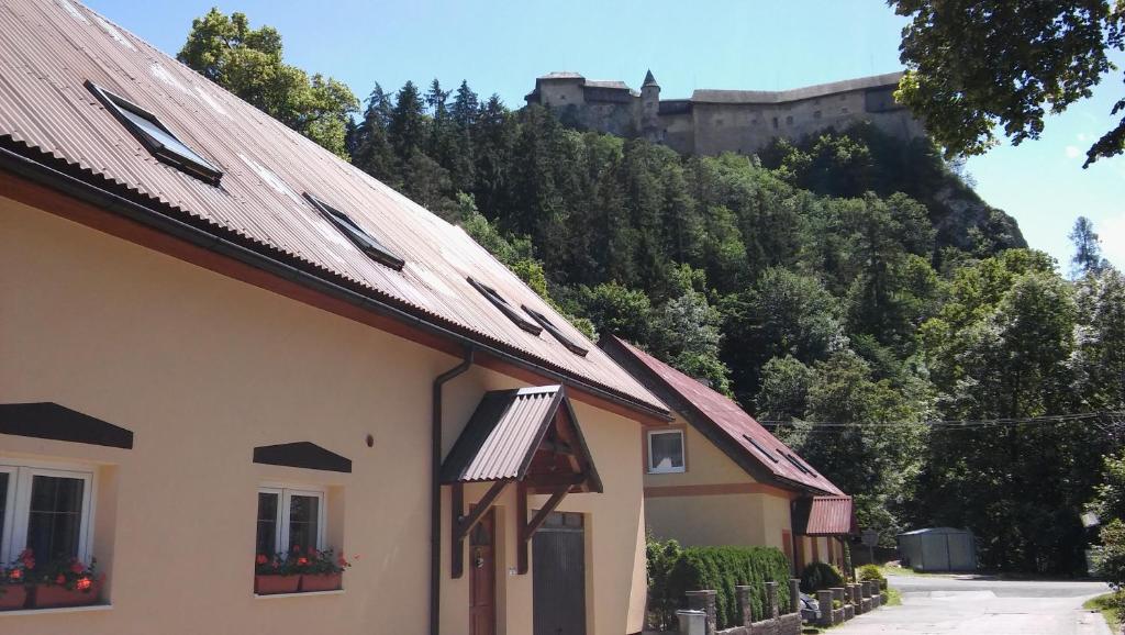 Budova, v ktorej sa penzión nachádza