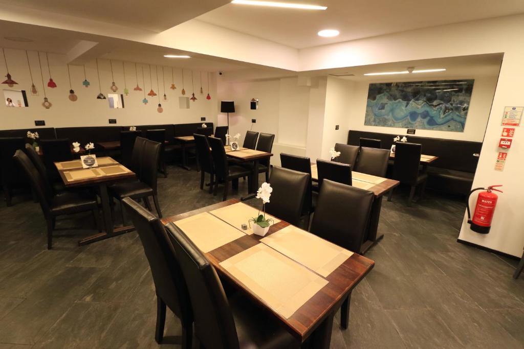 The Bryson Hotel - Resim 37