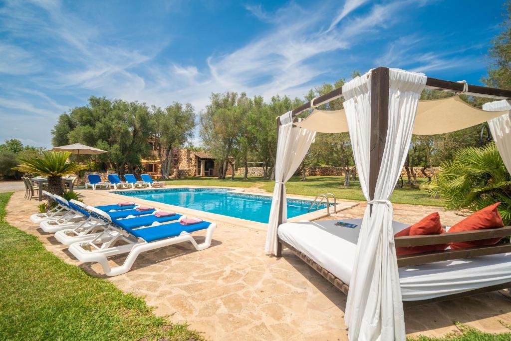 Bazén v ubytování E433 Villa Son Fumat by Mallorca Villa Selection nebo v jeho okolí