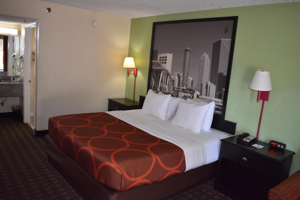 Super 8 by Wyndham Lithonia - King Room, Accessible, Smoking