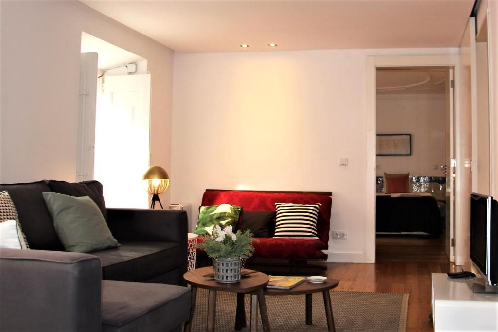 C3 Charm & Confort in BAIRRO ALTO! 18th Century Building, Very Central