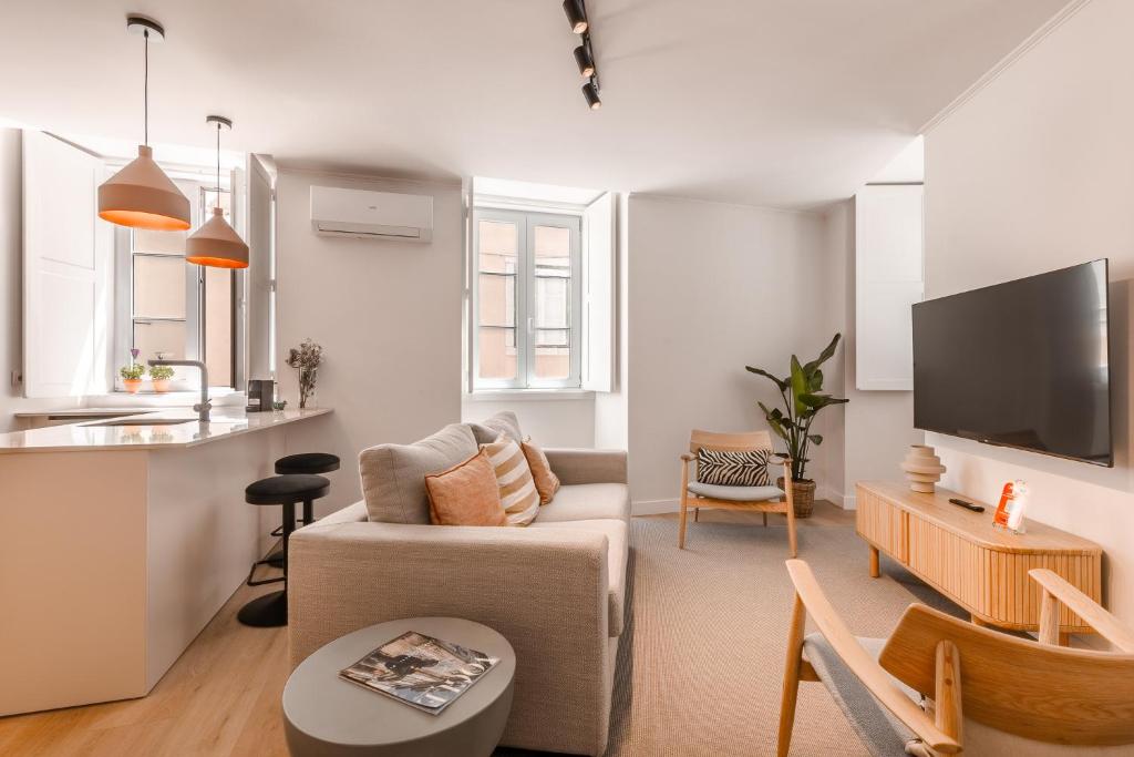 Adamastor II Spacious Luxury Apartment in Bica Downtown Lisbon