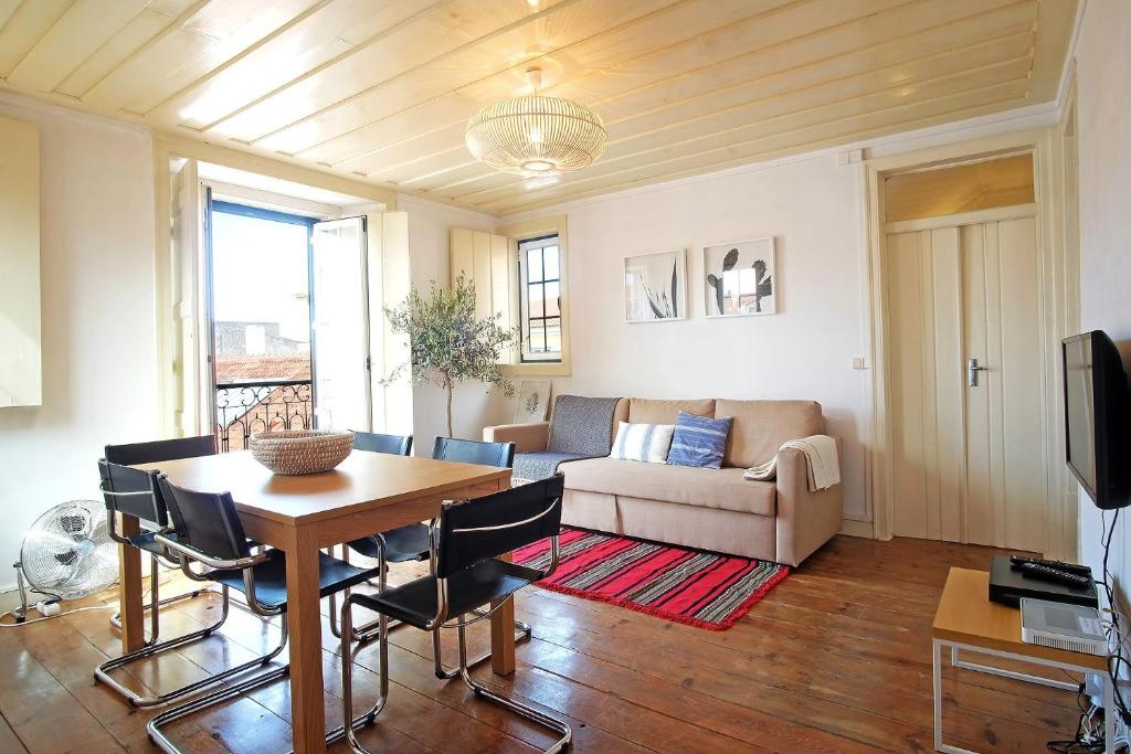 BH4D Sunny 4th Floor Apartment with Stunning Views in Bairro Alto - Lisbon Downtown