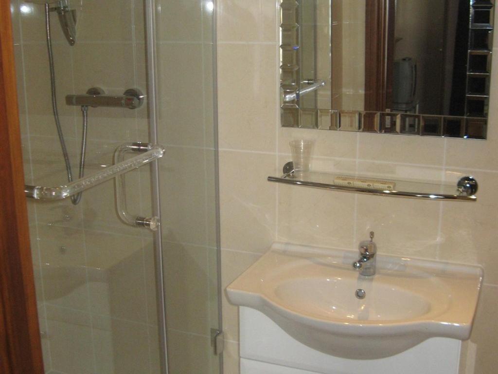 Tanes Hotel - Chambre Simple Standard