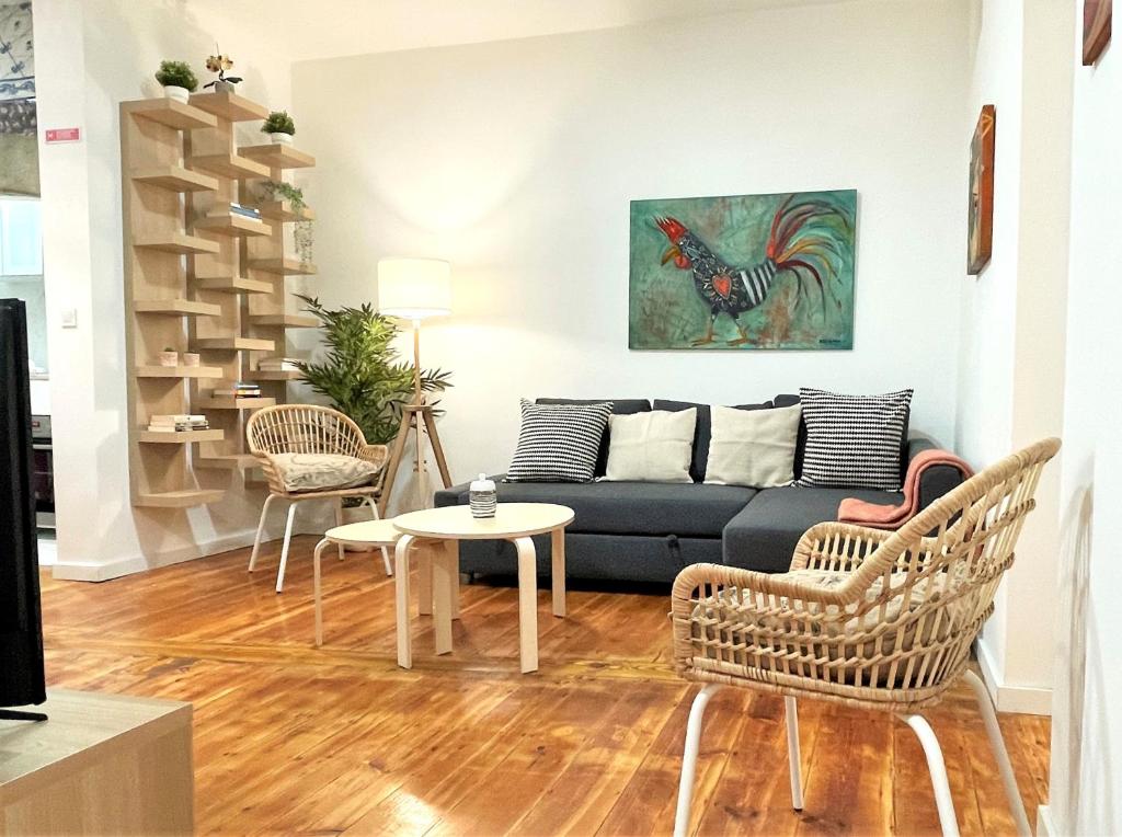 SJ2E Historic Baixa Stay for 6 - Steps from Augusta Arch in Lisbon Downtown!