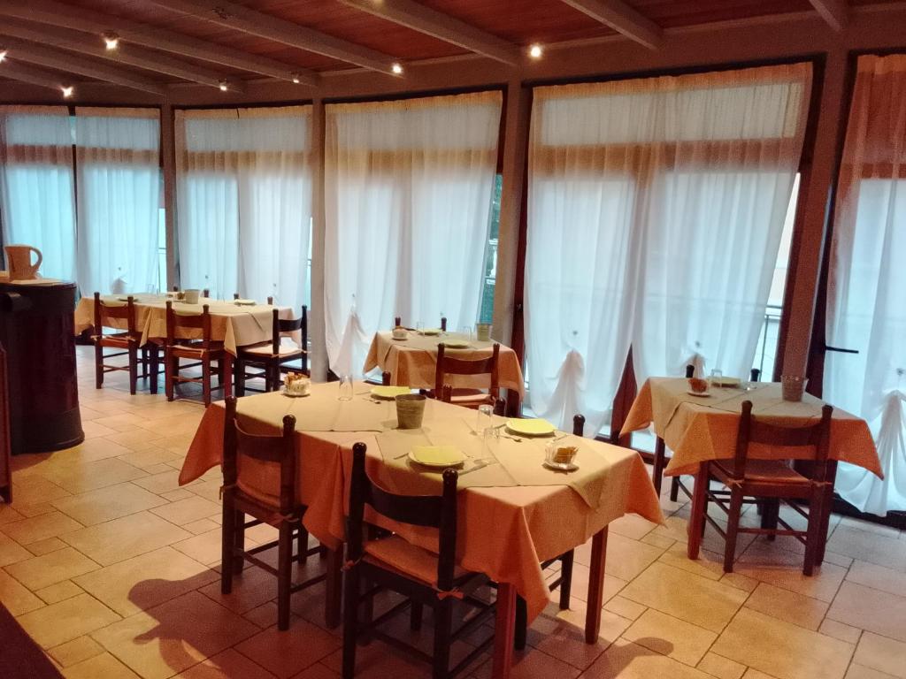 Pergola Rooms