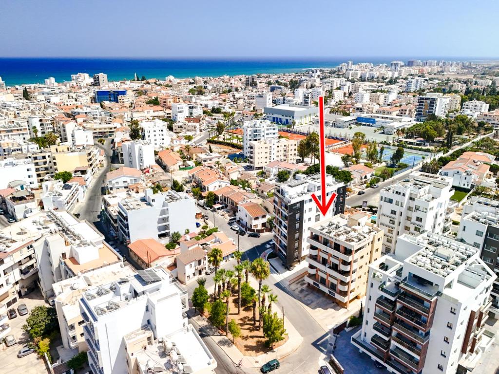 Γενική άποψη της πόλης Λάρνακα ή θέα της πόλης από  αυτό το διαμέρισμα