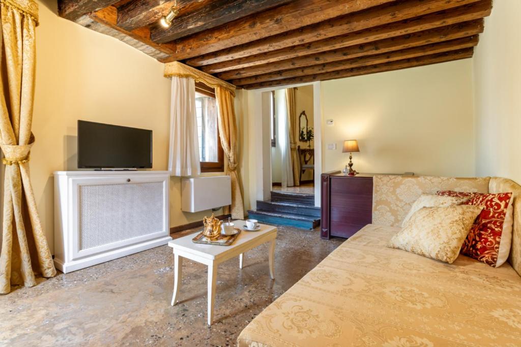 B&B Luxury San Firmino Canal View - 18