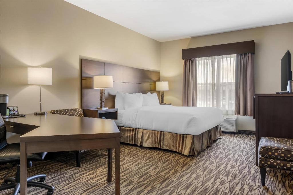Best Western Plus Bridgewater Hotel & Convention Centre photo