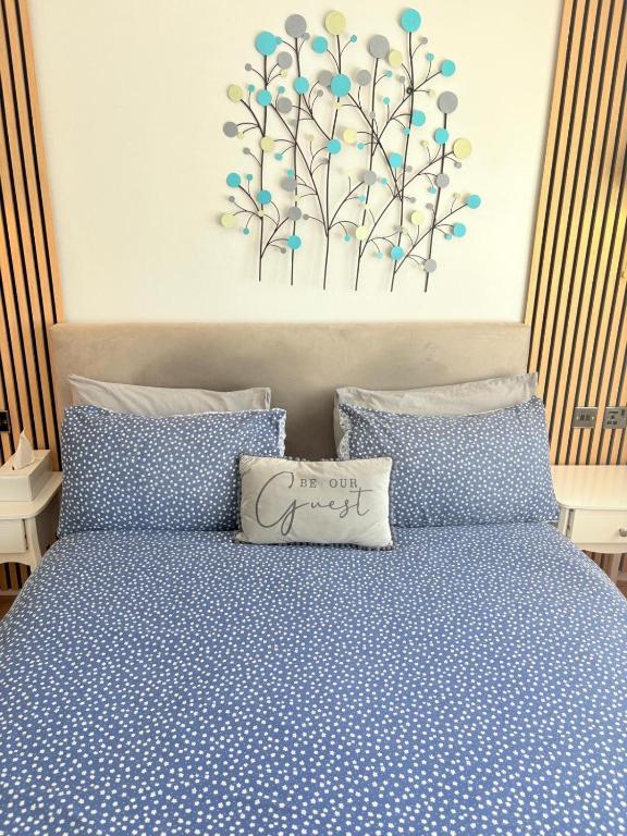 EasyStay - Bright & Spacious house, recently renovated, Free Parking near Luton Airport