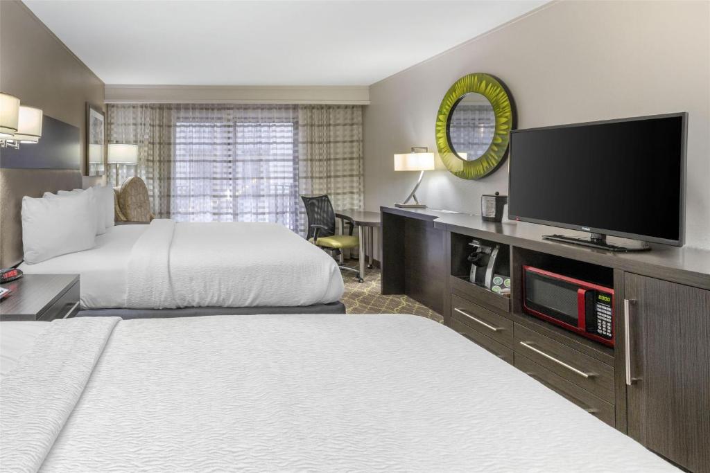 Best Western Plus Clemson Hotel & Conference Center - Habitación Con 2 Camas Grandes - No Fumadores