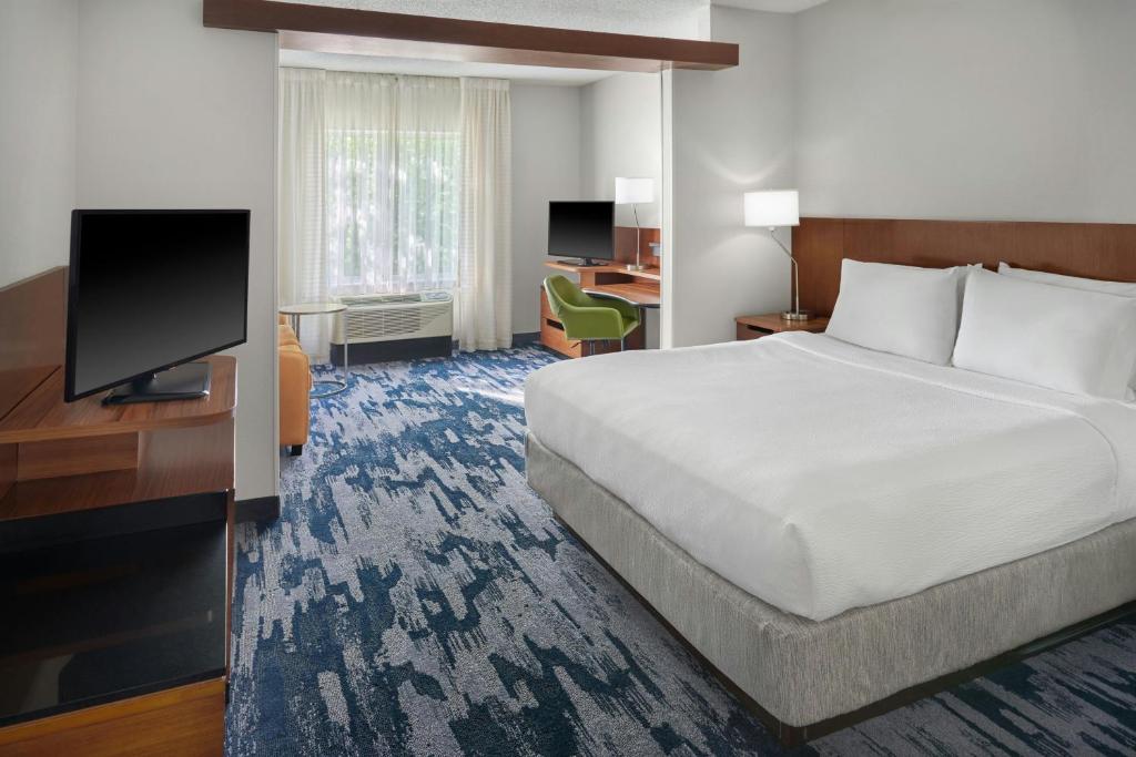 Fairfield Inn & Suites by Marriott Charlotte Airport photo