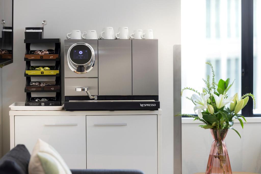 Quest 256 Lambton - Resim 28