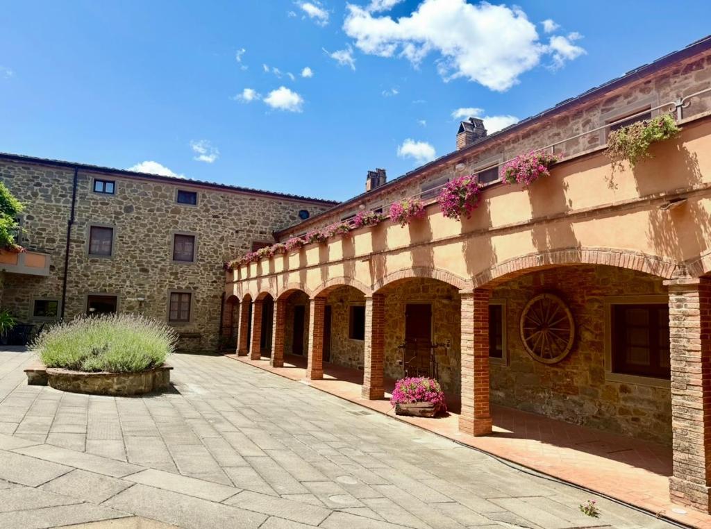 Το κτήριο όπου στεγάζεται  το διαμέρισμα