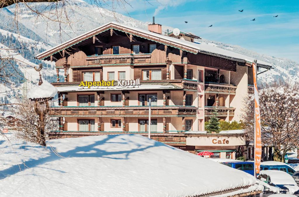 Nespecifikovaný výhled na hory nebo výhled na hory při pohledu z hotelu