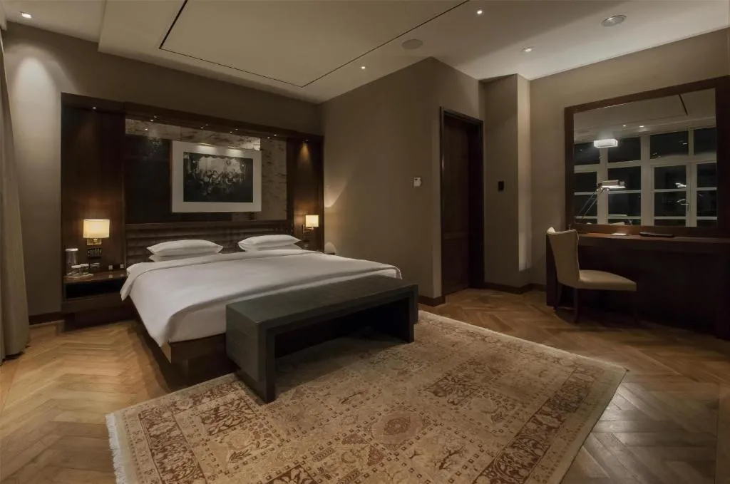 Diplomatic Suite
