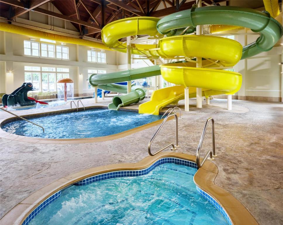 a water park with a slide and a pool at Hampton Inn & Suites North Conway in North Conway
